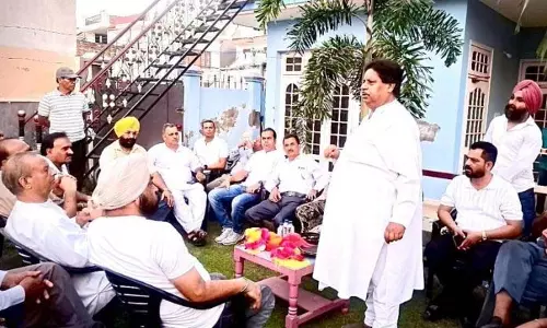 भल्ला ने भाजपा के GST सुधारों को आंखों में धूल झोंकने वाला बताया भल्ला ने भाजपा के GST सुधारों को आंखों में धूल झोंकने वाला बताया