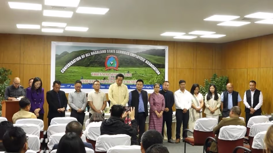 Nagaland के कर्मचारियों ने आईएएस चयन को लेकर विरोध प्रदर्शन शुरू किया, रिक्ति परिपत्र की बहाली की मांग की