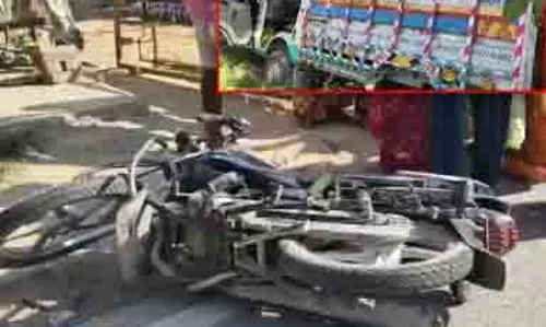 Sirsa: पिकअप और बाइक की टक्कर में एक ही परिवार के पांच सदस्यों की मौत Sirsa: पिकअप और बाइक की टक्कर में एक ही परिवार के पांच सदस्यों की मौत