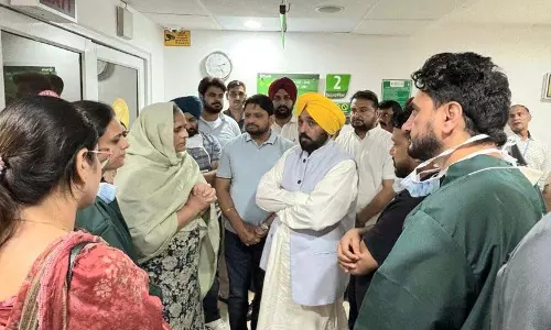 पंजाबी गायक राजवीर जवंदा के लिए शुभकामनाओं का तांता, CM Mann अस्पताल पहुंचे पंजाबी गायक राजवीर जवंदा के लिए शुभकामनाओं का तांता, CM Mann अस्पताल पहुंचे