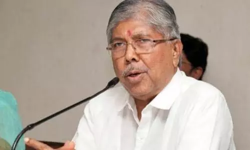 आंदोलन के कारण सावित्रीबाई फुले पुणे विश्वविद्यालय की रैंकिंग गिरी: Chandrakant Patil आंदोलन के कारण सावित्रीबाई फुले पुणे विश्वविद्यालय की रैंकिंग गिरी: Chandrakant Patil