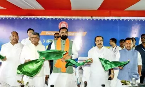3 नई अमृत भारत एक्सप्रेस और 4 पैसेंजर ट्रेनें चलीं, एनडीए के नेताओं ने जताया आभार 3 नई अमृत भारत एक्सप्रेस और 4 पैसेंजर ट्रेनें चलीं, एनडीए के नेताओं ने जताया आभार