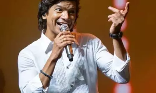 शान का शानदार सफर : एक जिंगल्स गायक से बॉलीवुड के चमकते सितारे तक का सफर शान का शानदार सफर : एक जिंगल्स गायक से बॉलीवुड के चमकते सितारे तक का सफर