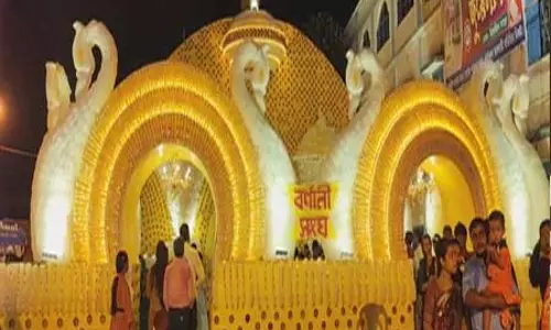 पश्चिम बंगाल: इस दुर्गा पूजा में मसालों से बनी हैं कहावतें! देखिए काकद्वीप का अद्भुत पंडाल पश्चिम बंगाल: इस दुर्गा पूजा में मसालों से बनी हैं कहावतें! देखिए काकद्वीप का अद्भुत पंडाल