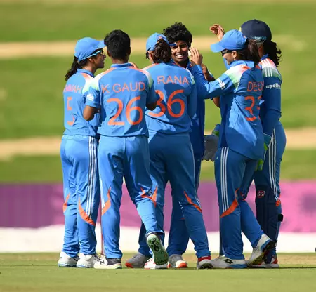 महिला वर्ल्ड कप 2025 : जानिए वनडे फॉर्मेट में भारत-श्रीलंका के बीच कैसा है रिकॉर्ड? महिला वर्ल्ड कप 2025 : जानिए वनडे फॉर्मेट में भारत-श्रीलंका के बीच कैसा है रिकॉर्ड?