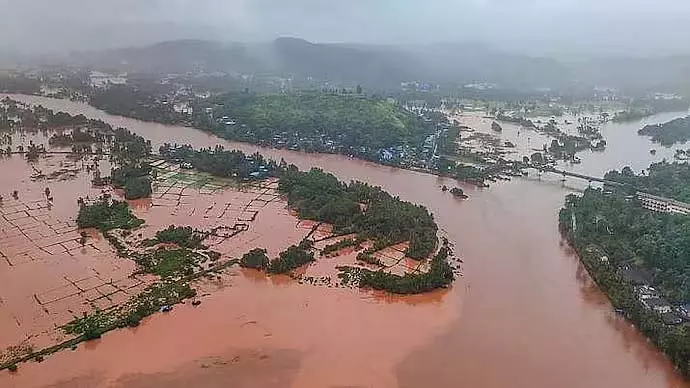 Maharashtra : बाढ़ राहत और पुनर्वास के लिए जिला निधि के तत्काल उपयोग की अनुमति दी Maharashtra : बाढ़ राहत और पुनर्वास के लिए जिला निधि के तत्काल उपयोग की अनुमति दी