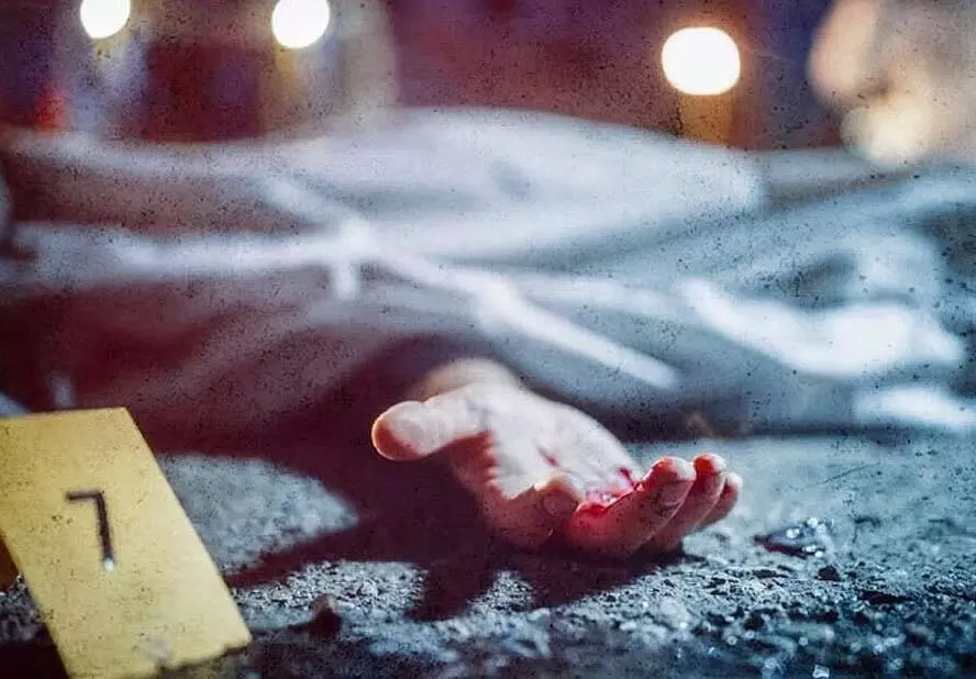 Mumbai : सीवुड्स में घरेलू झगड़े के दौरान पति ने महिला की चाकू मारकर बेरहमी से हत्या कर दी Mumbai : सीवुड्स में घरेलू झगड़े के दौरान पति ने महिला की चाकू मारकर बेरहमी से हत्या कर दी