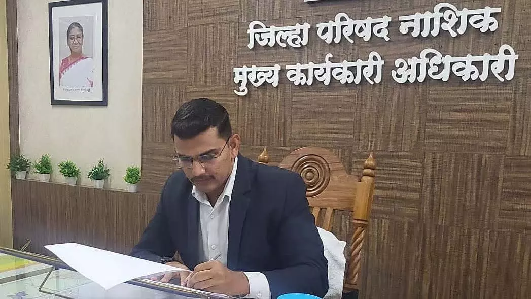 नासिक जिला परिषद ने जनसेतु की शुरुआत की: ग्रामीण क्षेत्रों के लिए व्हाट्सएप के माध्यम से 22 सेवाएं नासिक जिला परिषद ने जनसेतु की शुरुआत की: ग्रामीण क्षेत्रों के लिए व्हाट्सएप के माध्यम से 22 सेवाएं