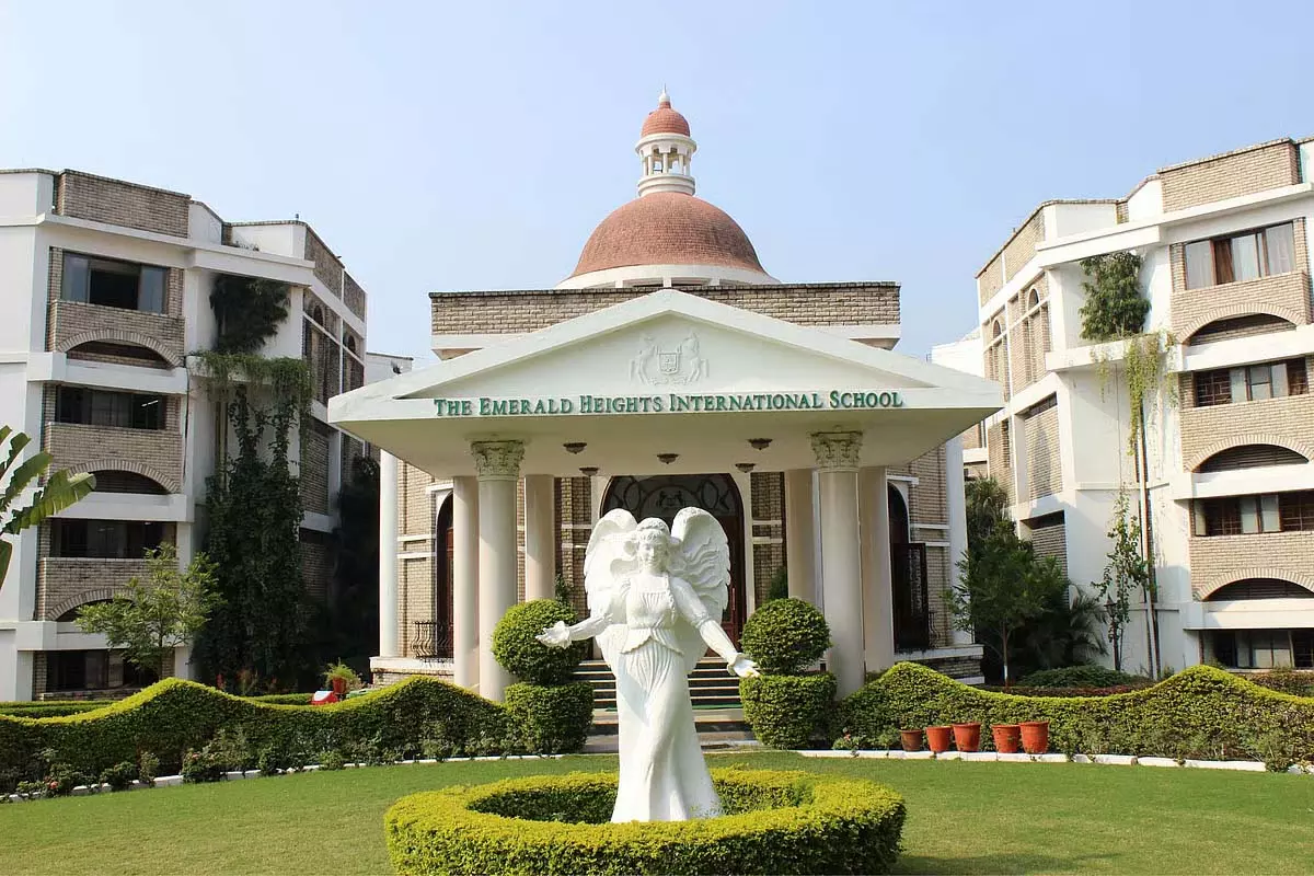 इंदौर से शून्य, भोपाल से दो: राष्ट्रीय रैंकिंग में सरकारी स्कूलों की कहानी बेबाक इंदौर से शून्य, भोपाल से दो: राष्ट्रीय रैंकिंग में सरकारी स्कूलों की कहानी बेबाक