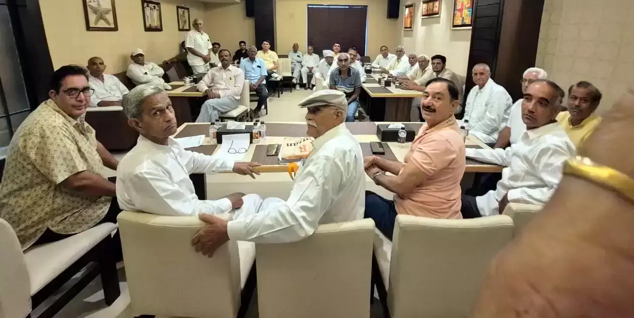 Hisar: डॉ. खेदड़ का संदेश, हर व्यक्ति को करना चाहिए रक्तदान Hisar: डॉ. खेदड़ का संदेश, हर व्यक्ति को करना चाहिए रक्तदान