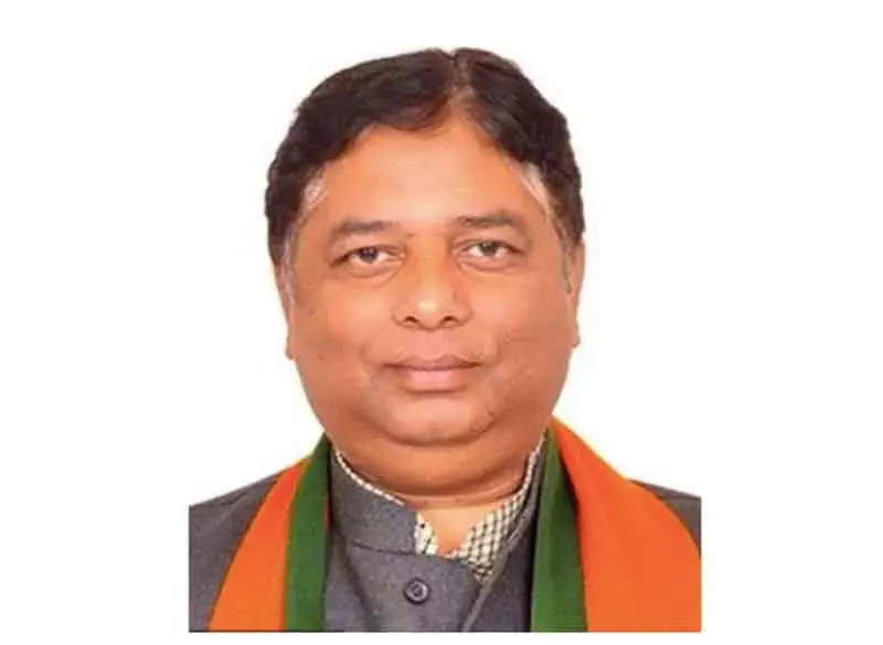 सत शर्मा ने Kashmir में वोकल फॉर लोकल को बढ़ावा देने का आह्वान किया सत शर्मा ने Kashmir में वोकल फॉर लोकल को बढ़ावा देने का आह्वान किया