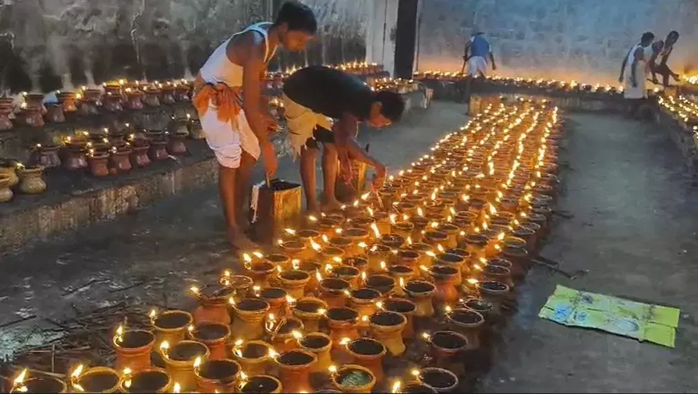 चैतुरगढ़ धाम में उमड़े भक्त, लाफागढ़ नाम से है मशहूर चैतुरगढ़ धाम में उमड़े भक्त, लाफागढ़ नाम से है मशहूर
