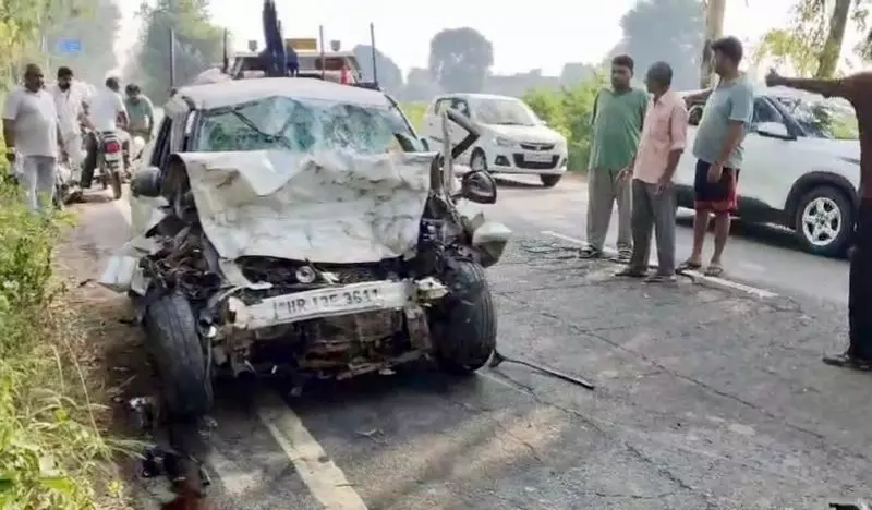 Haryana : कुरुक्षेत्र में कार की टक्कर में छह लोगों की मौत, चार घायल Haryana : कुरुक्षेत्र में कार की टक्कर में छह लोगों की मौत, चार घायल