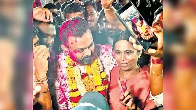 मालाप्रभा शुगर फैक्ट्री चुनाव: मंत्री हेब्बालकर के नेतृत्व वाले पुनरुद्धार पैनल की शानदार जीत मालाप्रभा शुगर फैक्ट्री चुनाव: मंत्री हेब्बालकर के नेतृत्व वाले पुनरुद्धार पैनल की शानदार जीत