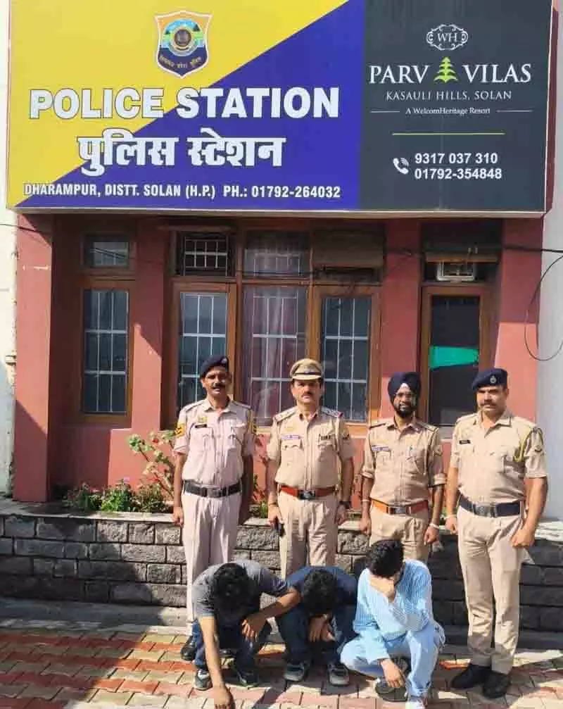 Himachal: हेरोइन के साथ 3 गिरफ्तार, कार जब्त Himachal: हेरोइन के साथ 3 गिरफ्तार, कार जब्त