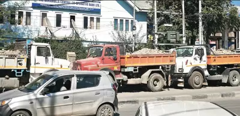 कच्चे माल की कमी से बारामूला में विकास परियोजनाएं ठप्प कच्चे माल की कमी से बारामूला में विकास परियोजनाएं ठप्प