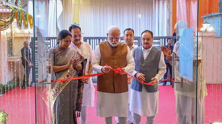 प्रधानमंत्री मोदी ने DDU मार्ग पर नए भाजपा कार्यालय का उद्घाटन किया प्रधानमंत्री मोदी ने DDU मार्ग पर नए भाजपा कार्यालय का उद्घाटन किया