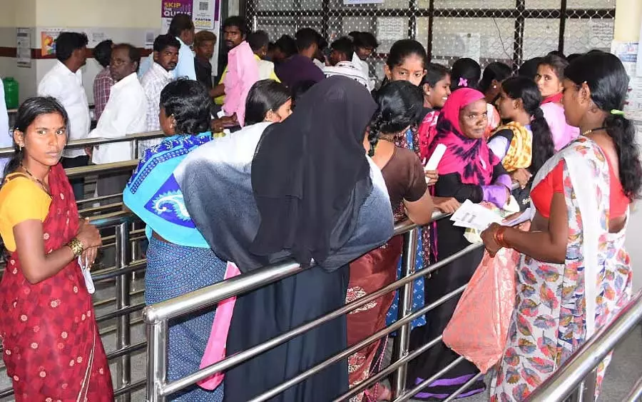 Karnataka : लोग वायरल बुखार से पीड़ित है Karnataka : लोग वायरल बुखार से पीड़ित है