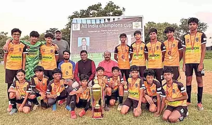 Petra FC ने चैंपियंस कप अंडर-15 फुटबॉल टूर्नामेंट जीता Petra FC ने चैंपियंस कप अंडर-15 फुटबॉल टूर्नामेंट जीता
