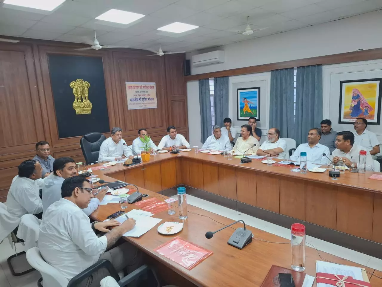 Jaipur: खाद्य सुरक्षा योजनाओं का लाभ पात्र लोगों तक पहुंचे Jaipur: खाद्य सुरक्षा योजनाओं का लाभ पात्र लोगों तक पहुंचे