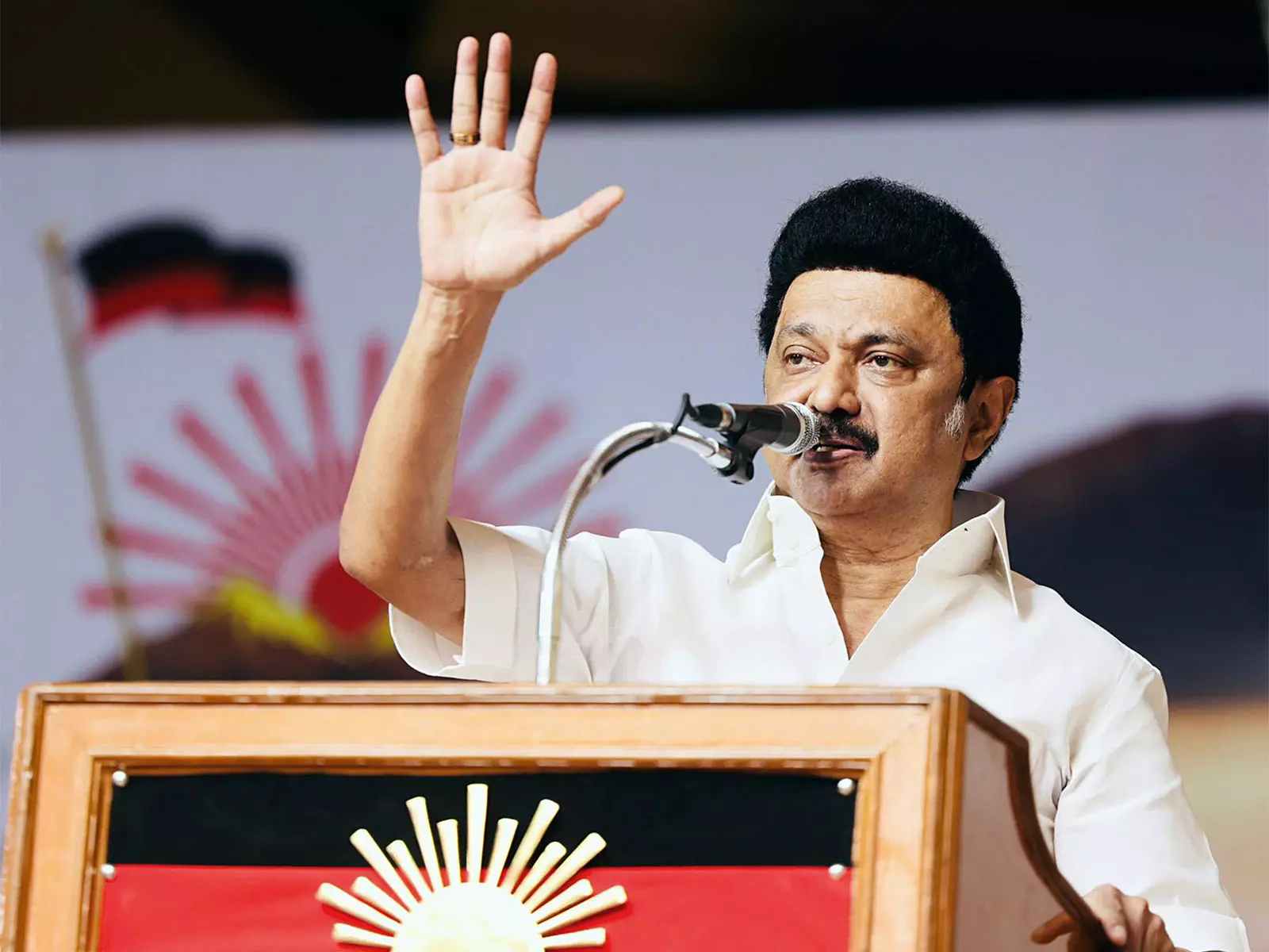चेन्नई में CM ने जे. अनबझगन फ्लाईओवर का उद्घाटन किया चेन्नई में CM ने जे. अनबझगन फ्लाईओवर का उद्घाटन किया