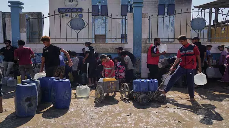 Gaza में दो साल के युद्ध के बाद इजरायल के लिए अमेरिकी समर्थन क्यों खत्म हो रहा है? Gaza में दो साल के युद्ध के बाद इजरायल के लिए अमेरिकी समर्थन क्यों खत्म हो रहा है?
