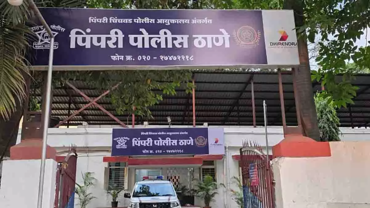 Pimpri-Chinchwad: ड्यूटी पर ट्रैफिक वार्डन पर जान से मारने की धमकी Pimpri-Chinchwad: ड्यूटी पर ट्रैफिक वार्डन पर जान से मारने की धमकी