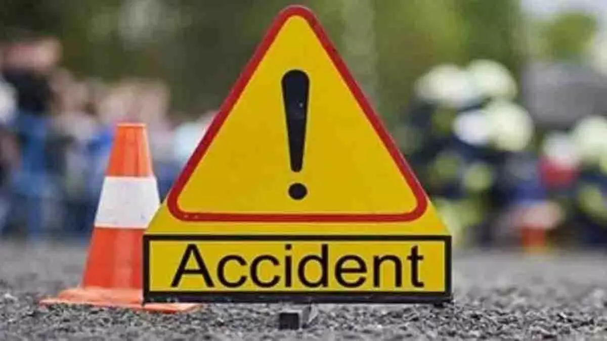 Mumbai: घर की दीवार गिरने से व्यक्ति घायल Mumbai: घर की दीवार गिरने से व्यक्ति घायल