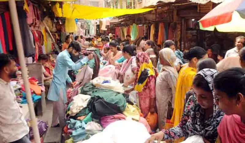 Amritsar: मिठाई खरीदने से पहले उसकी गुणवत्ता सुनिश्चित कर लें, स्वास्थ्य विभाग ने निवासियों से कहा Amritsar: मिठाई खरीदने से पहले उसकी गुणवत्ता सुनिश्चित कर लें, स्वास्थ्य विभाग ने निवासियों से कहा