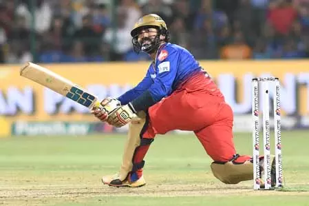 आईएलटी20 : दिनेश कार्तिक अगले सीजन के लिए शारजाह वॉरियर्स से जुड़े आईएलटी20 : दिनेश कार्तिक अगले सीजन के लिए शारजाह वॉरियर्स से जुड़े