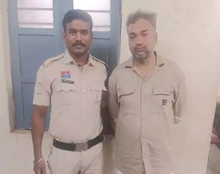 फर्जी कॉर्पोरेट डोनेशन देने का झांसा देकर 20.50 लाख की ठगी, आरोपी गिरफ्तार फर्जी कॉर्पोरेट डोनेशन देने का झांसा देकर 20.50 लाख की ठगी, आरोपी गिरफ्तार
