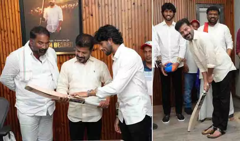 CM रेवंत रेड्डी ने तिलक वर्मा को किया सम्मानित CM रेवंत रेड्डी ने तिलक वर्मा को किया सम्मानित
