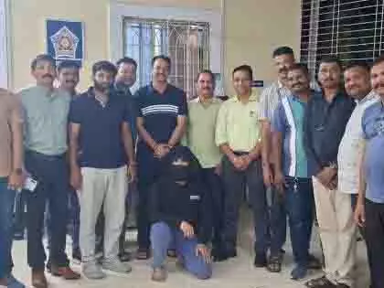 Mumbai: मलाड गोलीकांड में आरोपी गिरफ्तार, हथियार बरामद Mumbai: मलाड गोलीकांड में आरोपी गिरफ्तार, हथियार बरामद