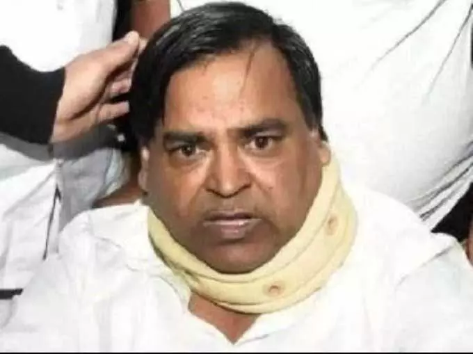 जेल में बंद पूर्व मंत्री पर कैंची से हमला, सुरक्षा प्रबंधन पर उठे सवाल जेल में बंद पूर्व मंत्री पर कैंची से हमला, सुरक्षा प्रबंधन पर उठे सवाल