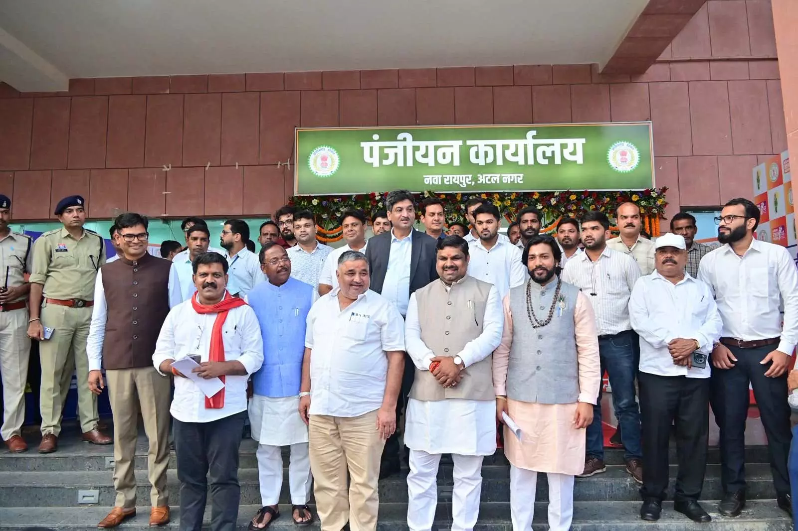 नवा रायपुर में स्मार्ट पंजीयन कार्यालय का लोकार्पण, रजिस्ट्री प्रक्रिया होगी और अधिक सरल व पारदर्शी नवा रायपुर में स्मार्ट पंजीयन कार्यालय का लोकार्पण, रजिस्ट्री प्रक्रिया होगी और अधिक सरल व पारदर्शी