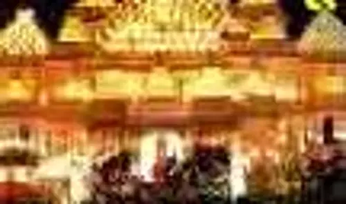 Jharkhand:आकर्षक पूजा पंडालों में उमड़ रही श्रद्धालुओं की भीड़