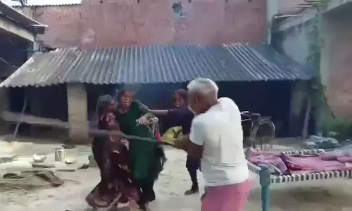 कचरा फेंकने पर उपजा विवाद, मारपीट से महिलाएं घायल, दो गिरफ्तार