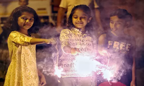 अक्टूबर 2025: व्रत और त्योहारों से भरा रहेगा ये महीना, जानें किस दिन मनाए जाएंगे कौन से पर्व
