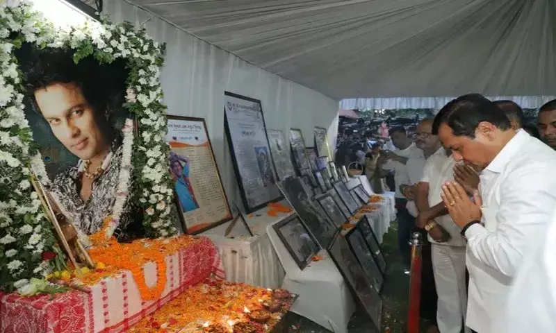 Assam: सर्बानंद सोनोवाल ने जुबीन गर्ग को श्रद्धांजलि अर्पित की