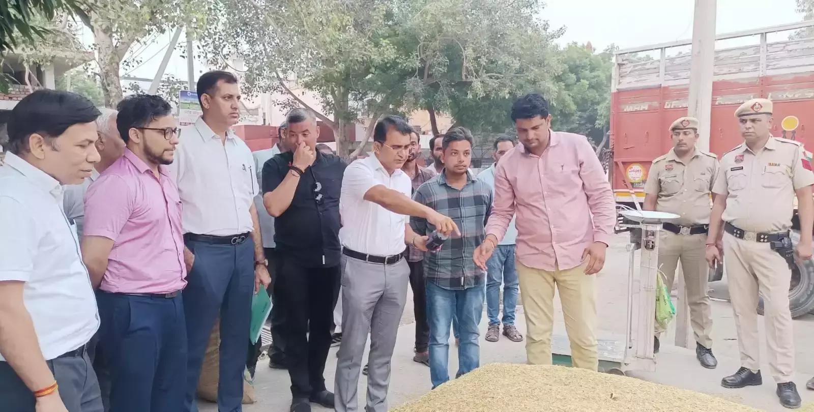 Palwal: पोर्टल अपडेशन से लेकर उठान तक हर स्तर पर हो पारदर्शिता: उपायुक्त Palwal: पोर्टल अपडेशन से लेकर उठान तक हर स्तर पर हो पारदर्शिता: उपायुक्त
