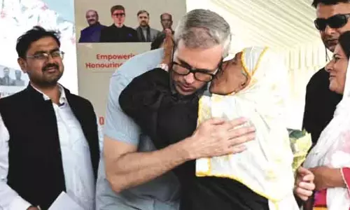 Ganderbal मुख्यमंत्री का स्पष्ट संदेश: पूर्ण राज्य दर्जा केंद्र का वादा, दान नहीं Ganderbal मुख्यमंत्री का स्पष्ट संदेश: पूर्ण राज्य दर्जा केंद्र का वादा, दान नहीं