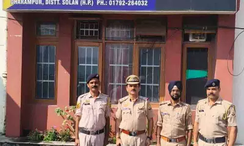 Himachal: हेरोइन के साथ 3 गिरफ्तार, कार जब्त