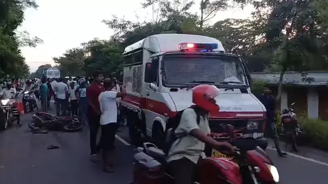 ओडिशा के Kendrapara जिले में बाइक और कार की टक्कर में 2 लोगों की मौत