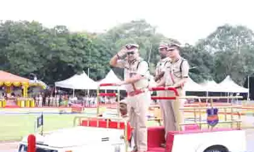 तेलंगाना के निवर्तमान DGP बोले: साइबर अपराध और नशे की चुनौतियां बनी रहेंगी तेलंगाना के निवर्तमान DGP बोले: साइबर अपराध और नशे की चुनौतियां बनी रहेंगी