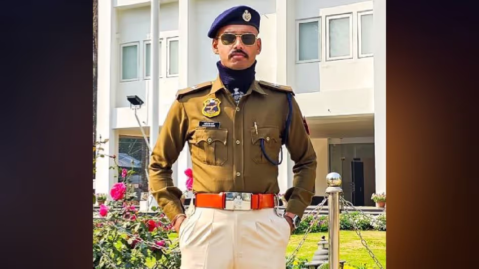 Assam : जुबीन गर्ग मौत मामले की जांच में डीएसपी संदीपन गर्ग सीआईडी ​​के सामने पेश हुए