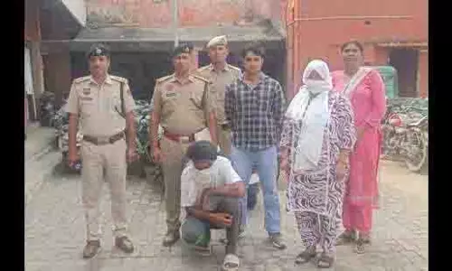 Panipat: कक्षा 2 के छात्र को शारीरिक दंड देने पर प्रिंसिपल और बस चालक गिरफ्तार Panipat: कक्षा 2 के छात्र को शारीरिक दंड देने पर प्रिंसिपल और बस चालक गिरफ्तार