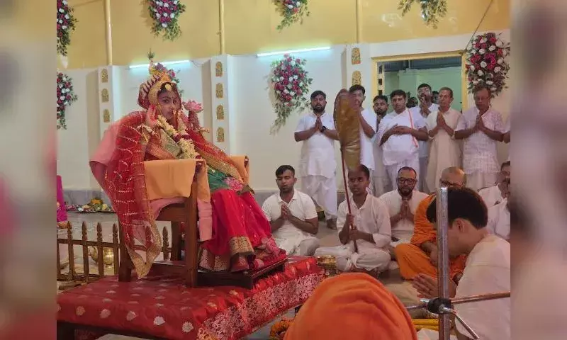 अष्टमी पर त्रिपुरा में नाबालिग लड़की की देवी के रूप में पूजा का चलन