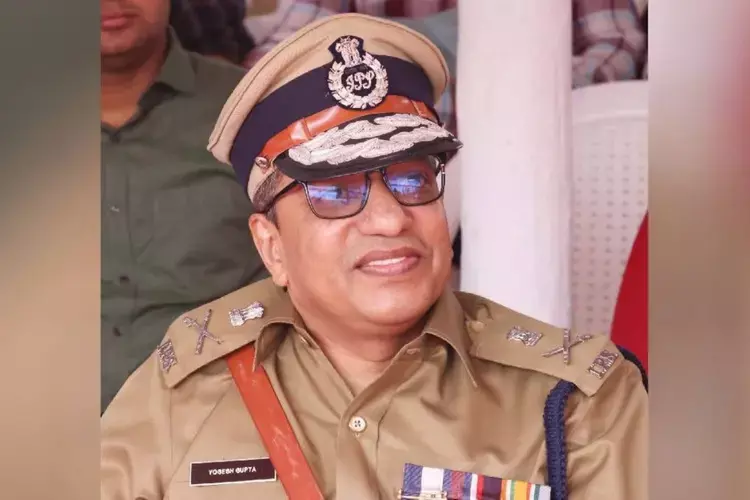 Kerala सरकार को झटका कैट ने शीर्ष आईपीएस अधिकारी योगेश गुप्ता के लिए सतर्कता मंजूरी का आदेश Kerala सरकार को झटका कैट ने शीर्ष आईपीएस अधिकारी योगेश गुप्ता के लिए सतर्कता मंजूरी का आदेश