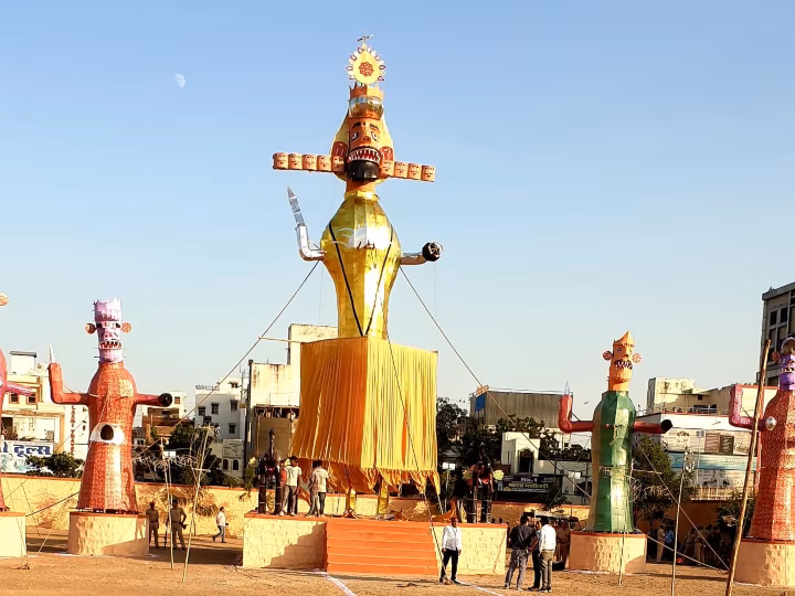 Jodhpur: जोधपुर में रावण का बड़ा अवतरण, आंखों से अंगार फेंकेगा Jodhpur: जोधपुर में रावण का बड़ा अवतरण, आंखों से अंगार फेंकेगा