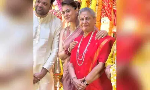 Jaya Bachchan मीडिया के सामने मुस्कुराती हुईं, सबसे बड़ा बदलाव Jaya Bachchan मीडिया के सामने मुस्कुराती हुईं, सबसे बड़ा बदलाव